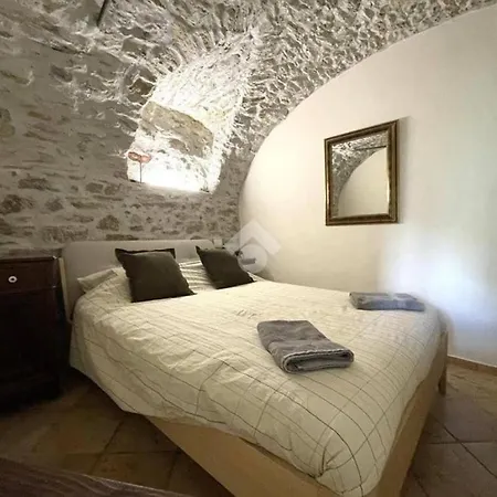 Lägenhet House In The Rock Apricale