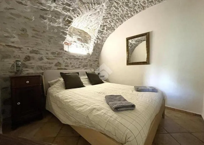 Lägenhet House In The Rock Apricale